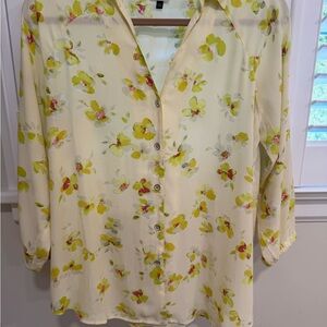 EIC CABI Floral Cream Blouse